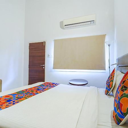 Fabexpress Le Aham Boutique - Auroville Beach - 600M Puducherry Eksteriør billede