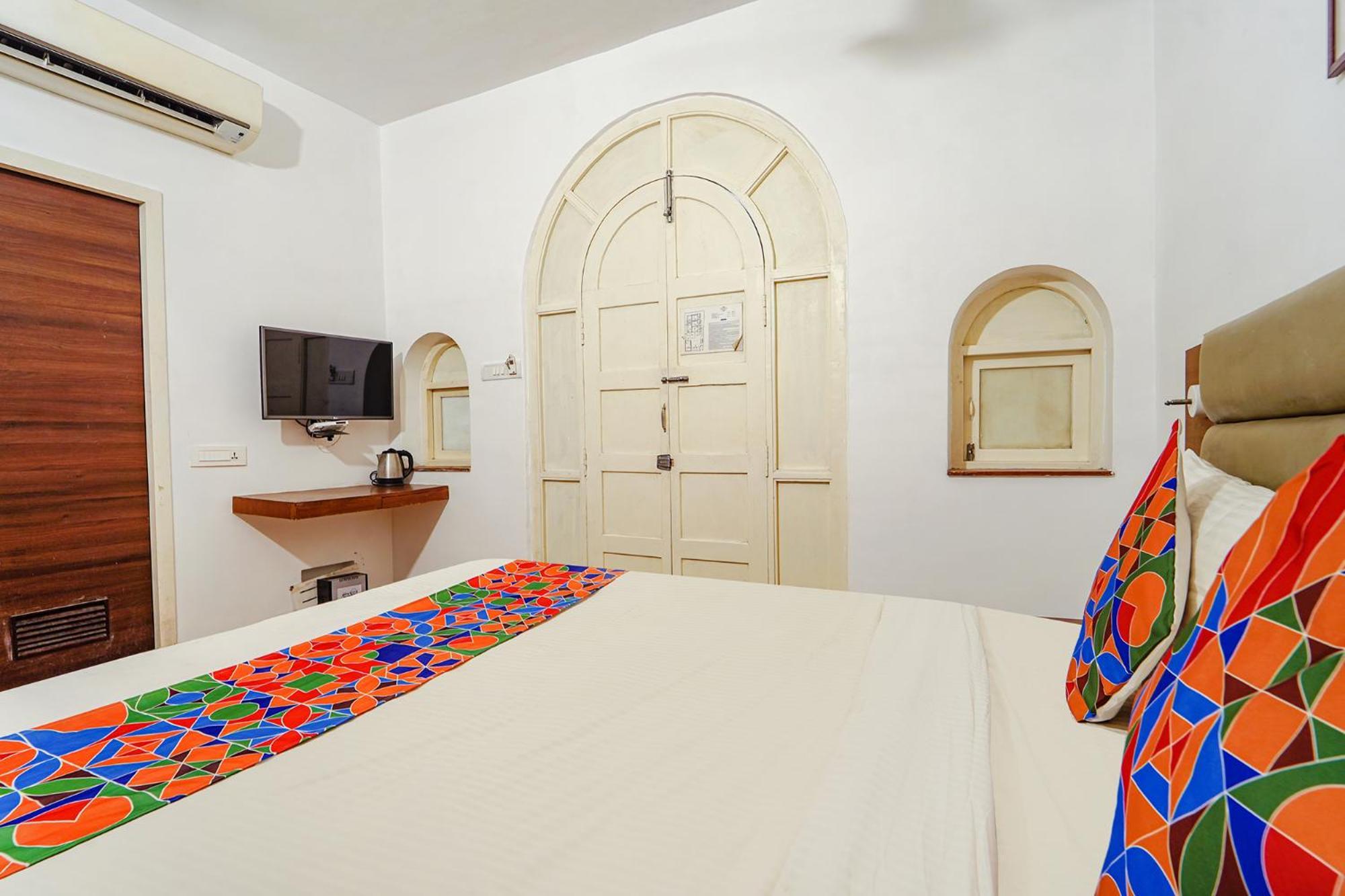 Fabexpress Le Aham Boutique - Auroville Beach - 600M Puducherry Eksteriør billede
